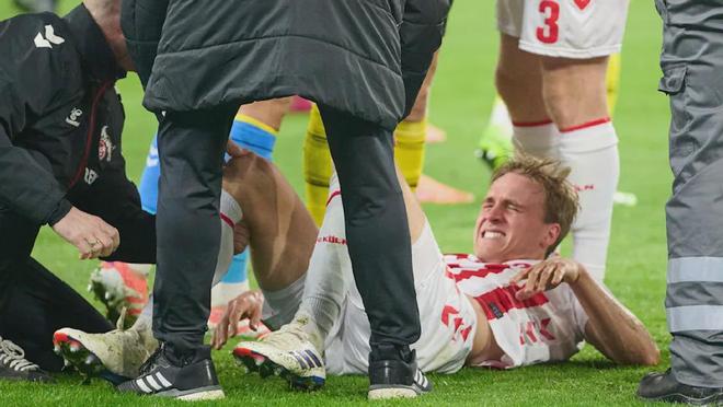 科隆官方：许伯斯确诊膝盖严重受伤，下周一将接受手术