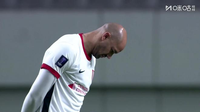 费利佩制胜球被吹！成都蓉城亚冠战平K联赛劲旅，双线遭4场不胜